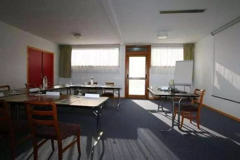 호텔 Kyriad Lyon Est   Genas Eurexpo