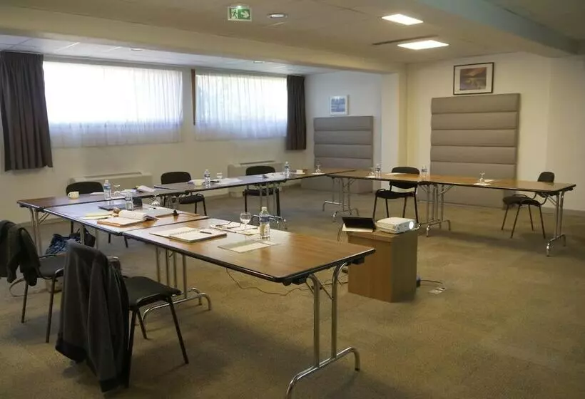 호텔 Kyriad Lyon Est   Genas Eurexpo