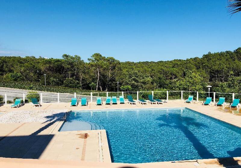 Отель Les Parasols D Argens