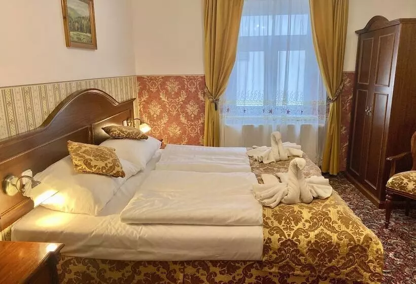 هتل Liliova Prague Old Town