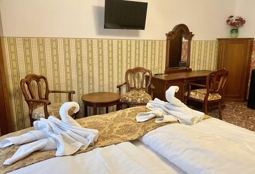 هتل Liliova Prague Old Town