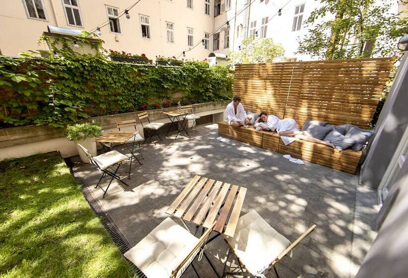 هتل Miss Sophie S New Town & Wellness