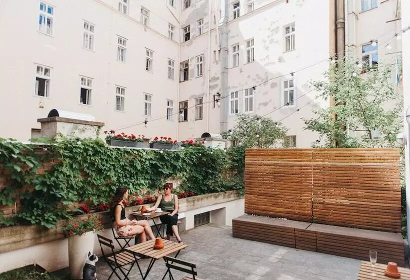 هتل Miss Sophie S New Town & Wellness