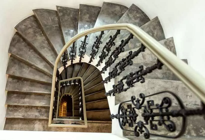 هتل Miss Sophie S New Town & Wellness