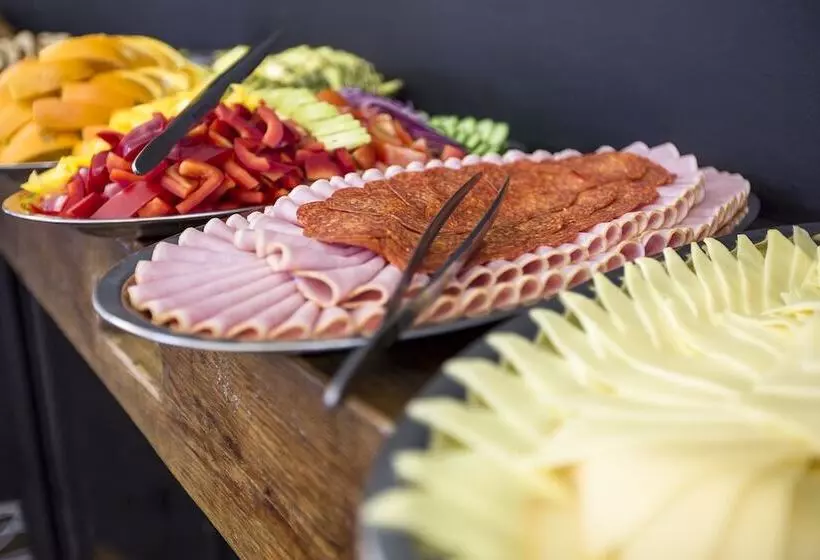 هتل Miss Sophie S New Town & Wellness