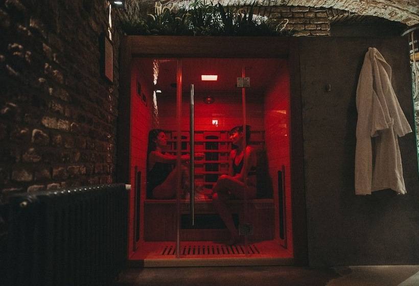 هتل Miss Sophie S New Town & Wellness