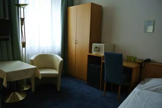 酒店 Pension Schönbrunn