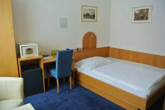 酒店 Pension Schönbrunn