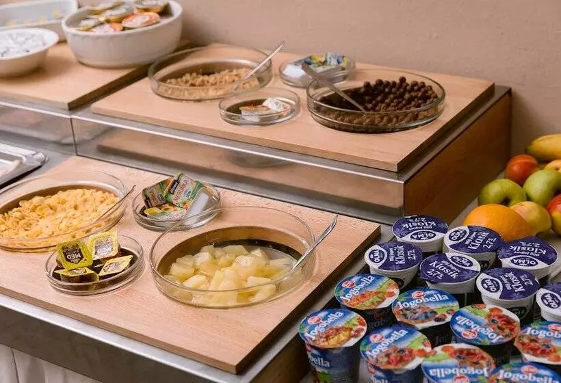 هتل Pension U Lilie