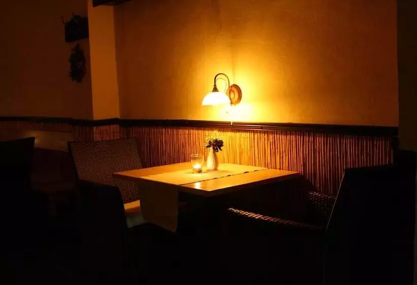 هتل Pension U Lilie