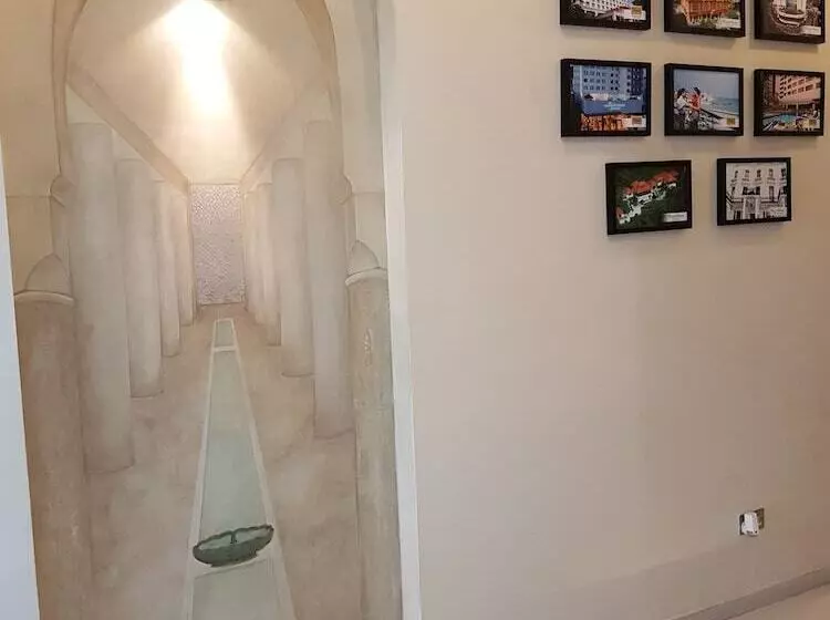 בית מלון כפרי The Royale Chulan Hyde Park