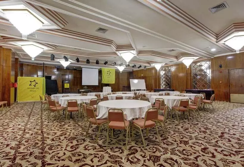 هتل Magic Life Africana