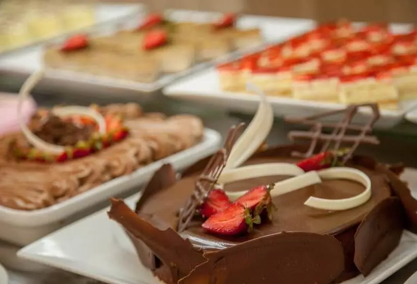 هتل Magic Life Africana