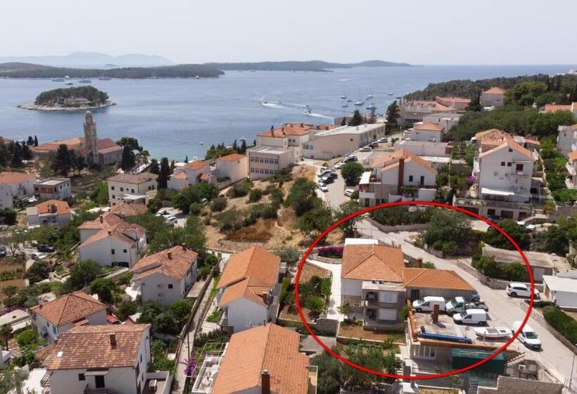 فندق Double Room Hvar 15706d