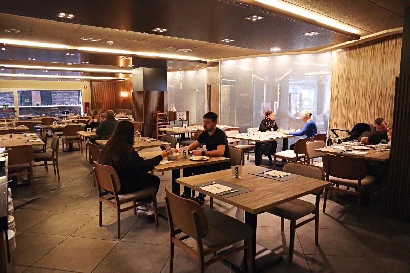 هتل YOMO Mola Park