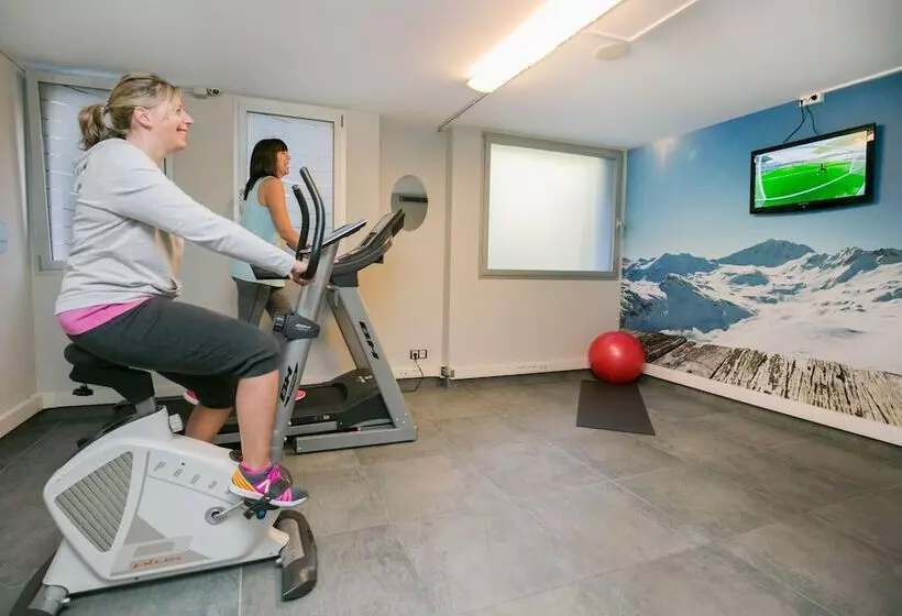 호텔 YOMO Mola Park