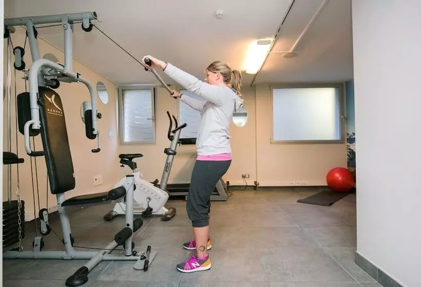 호텔 YOMO Mola Park