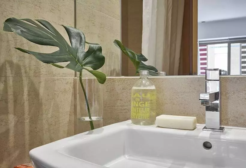 Lugaris Rambla Apartments