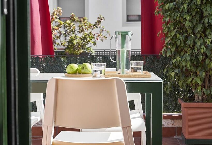 Lugaris Rambla Apartments