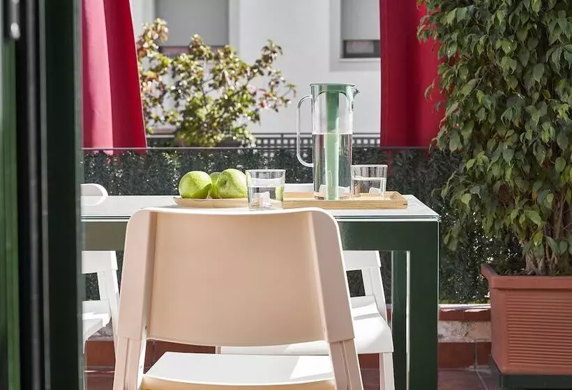 Lugaris Rambla Apartments