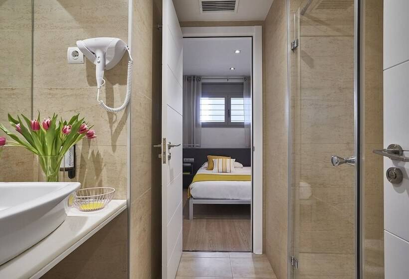 Lugaris Rambla Apartments