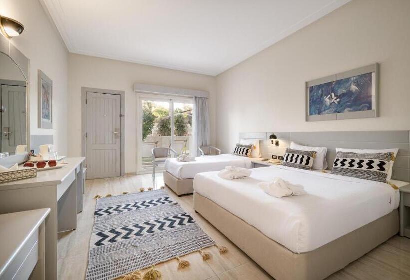 استراحتگاه Sindbad Club