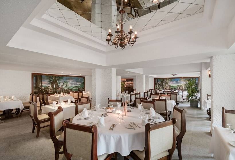 استراحتگاه Sindbad Club