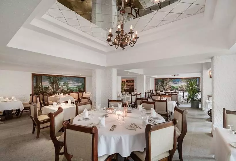 استراحتگاه Sindbad Club