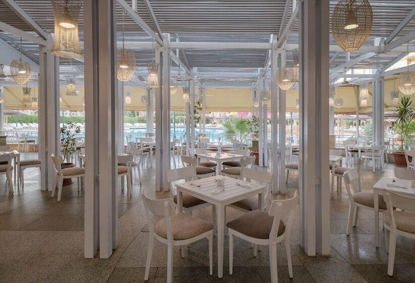 استراحتگاه Sindbad Club