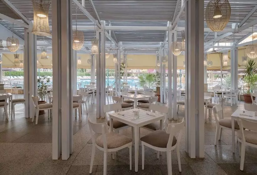 استراحتگاه Sindbad Club