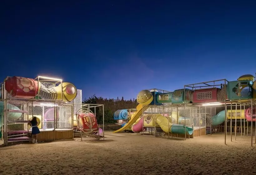 استراحتگاه Sindbad Club