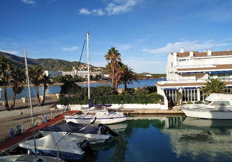 Apartamentos Poblado Marinero 3000