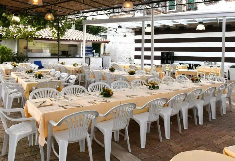 住宿加早餐 De Maria House