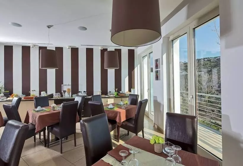 住宿加早餐 De Maria House