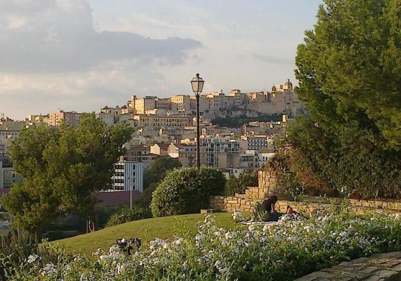 مبيت وإفطار Sardinia Domus