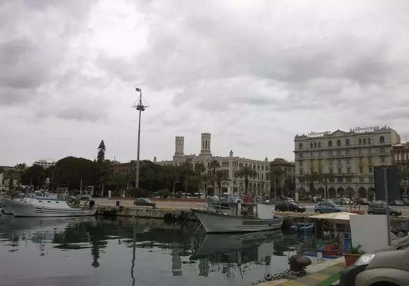 تختخواب و صبحانه Sardinia Domus