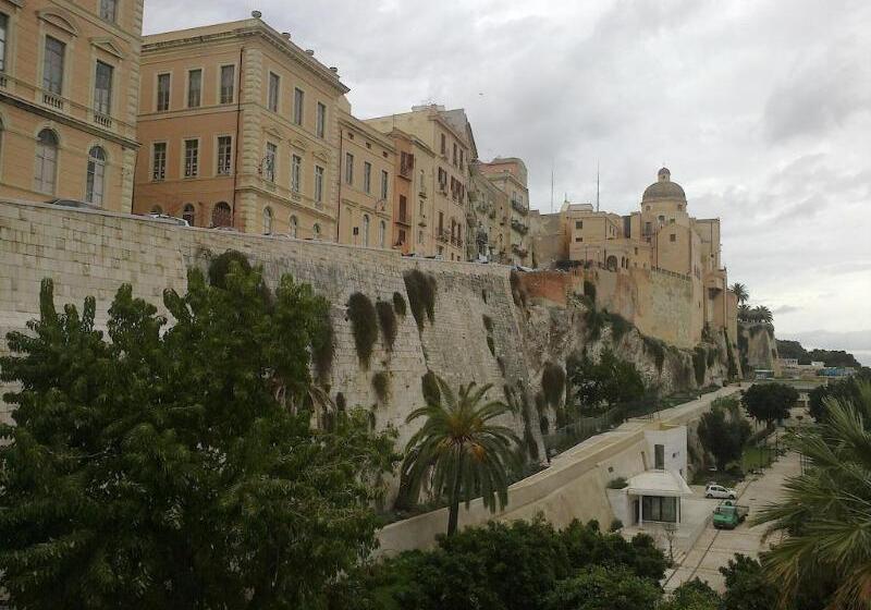 مبيت وإفطار Sardinia Domus