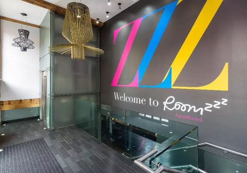 هتل Roomzzz Manchester City