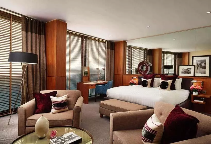 בית מלון כפרי Aviator