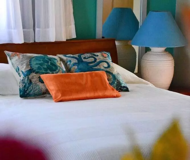 Отель Barefoot Beach Pad