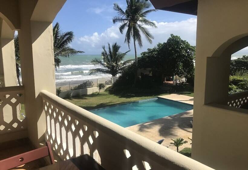 هتل Barefoot Beach Pad