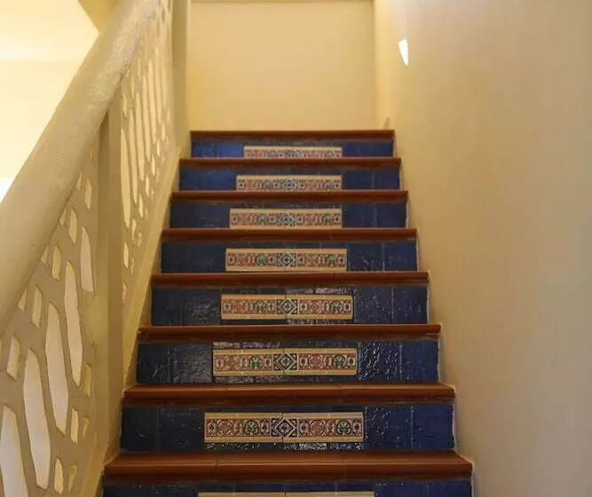 Отель Barefoot Beach Pad