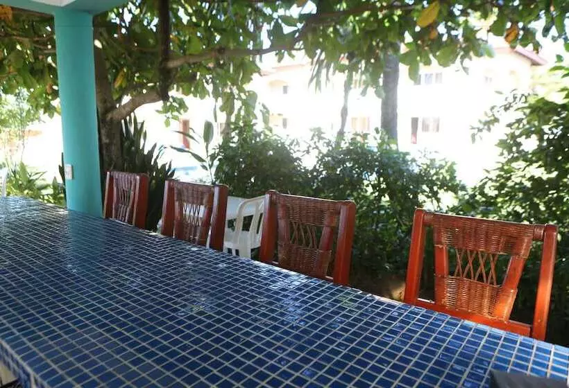 Отель Barefoot Beach Pad