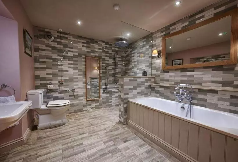 בית מלון כפרי Cavendish