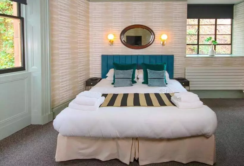 Отель Cluny Bank