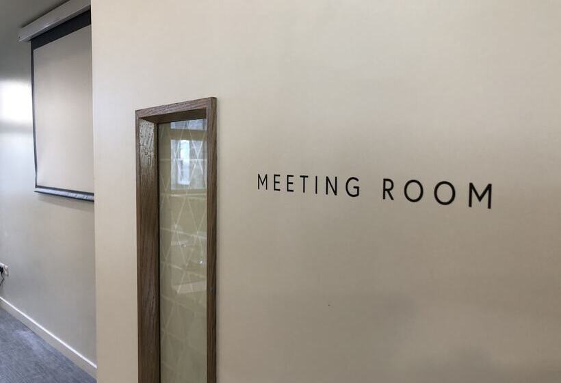 בית מלון כפרי Edinburgh Central Accommodation