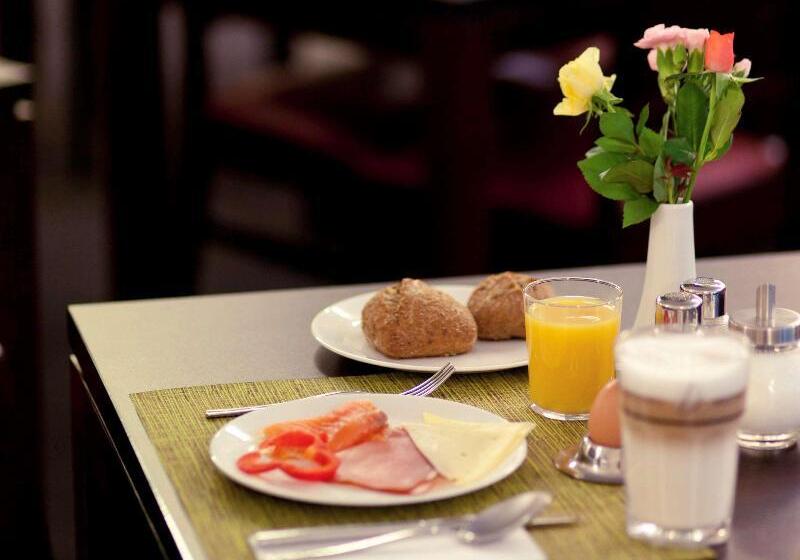 Отель Mercure Frankfurt City Messe