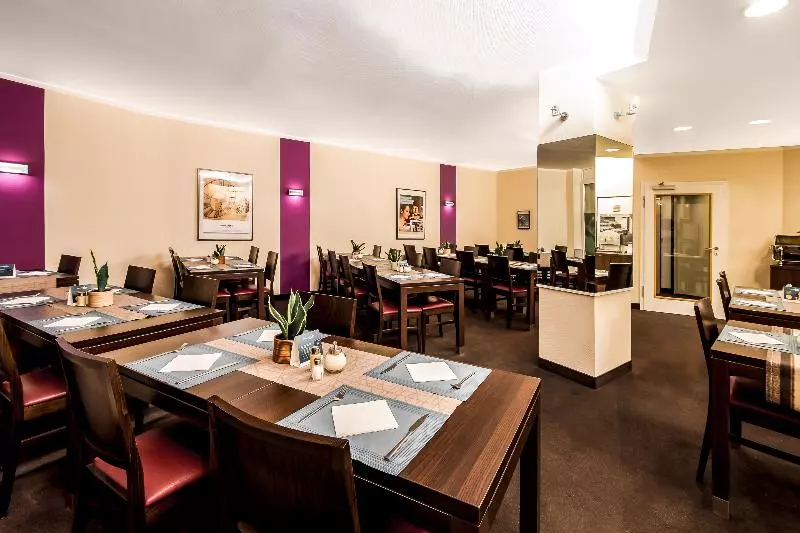 Отель Mercure Frankfurt City Messe
