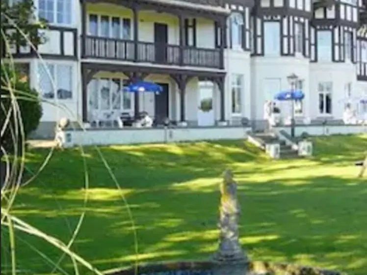 Отель Sea Marge