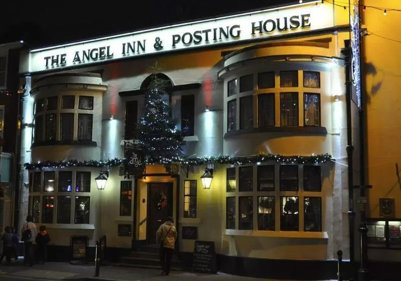 בית מלון כפרי The Angel Inn